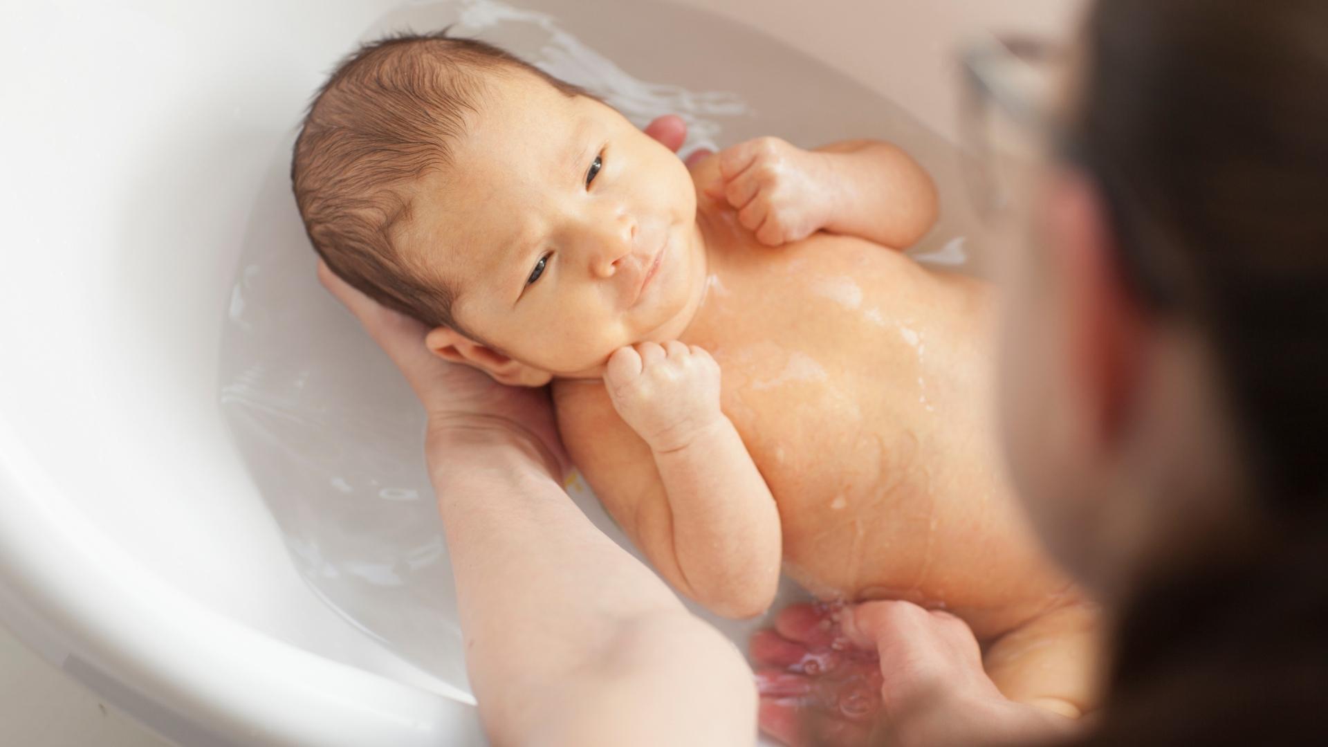 Como dar banho em seu bebê com qualidade e segurança?